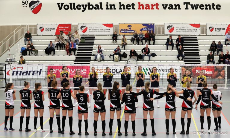 Fotoreportage Van Apollo 8 Vs. Set-Up ’65. | Vizier Op Volleybal